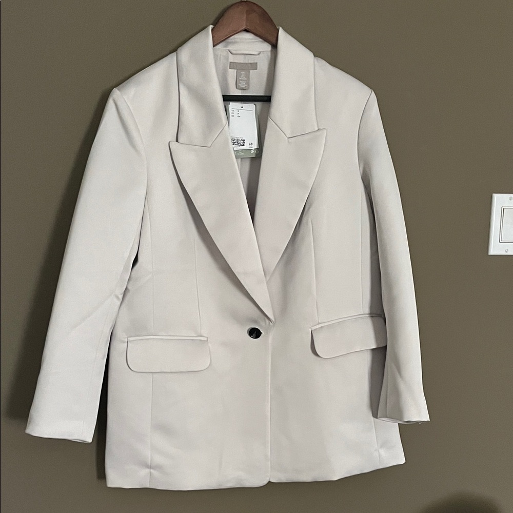 Elegant Cream Women's Blazer